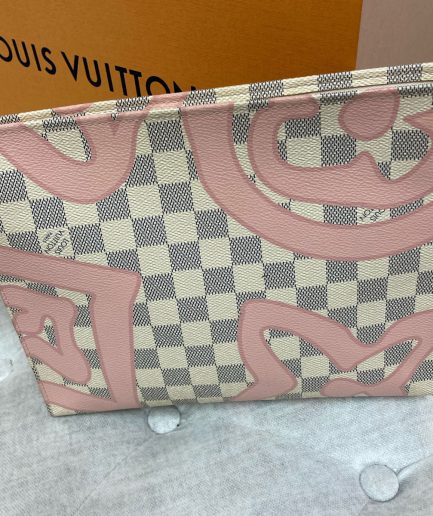 Louis Vuitton Damier Azur Giant Canvas Pochette - Pink Monogram