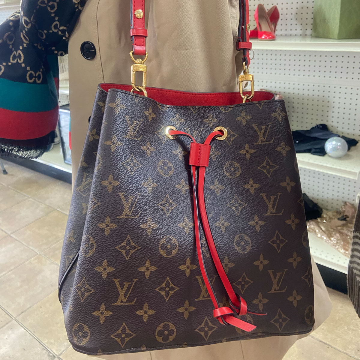 Louis Vuitton Noé Monogram Bucket Bag – Red Accents-2