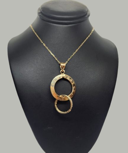 Gold Double Circle Pendant Necklace – Elegant and Timeless